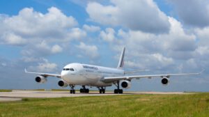 Air France checks passengers for temperature