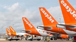 EasyJet sells aircraft for more liquidity