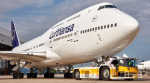 Lufthansa takes old Boeing 747-400 aircraft back into service