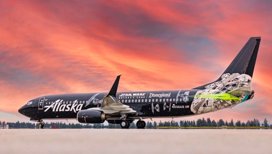 Alaska Airlines unveils Boeing 737 in Star Wars style